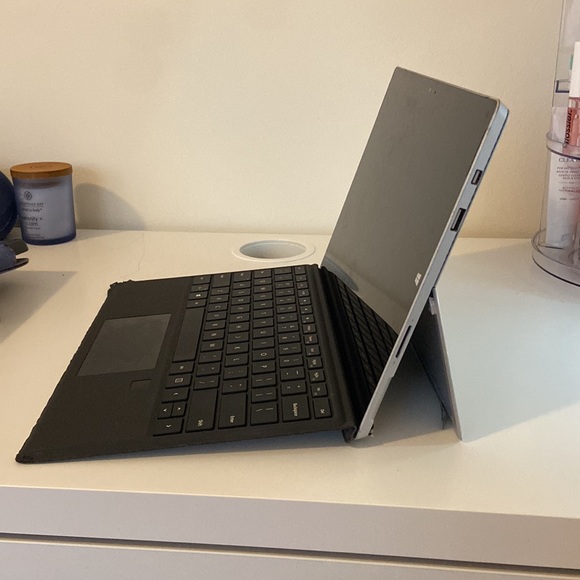 Microsoft computer - Picture 5 of 5